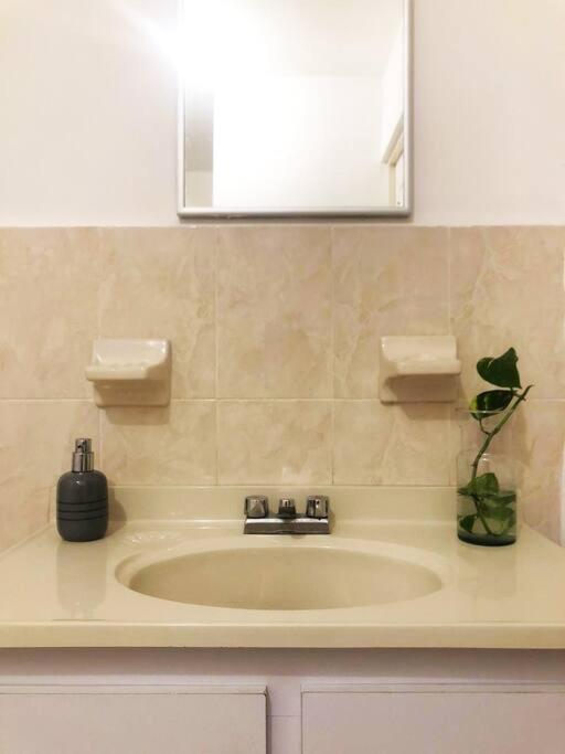 Comfortable And Private House 2 Bedrooms Wifi Parking Free 蒙特雷 外观 照片