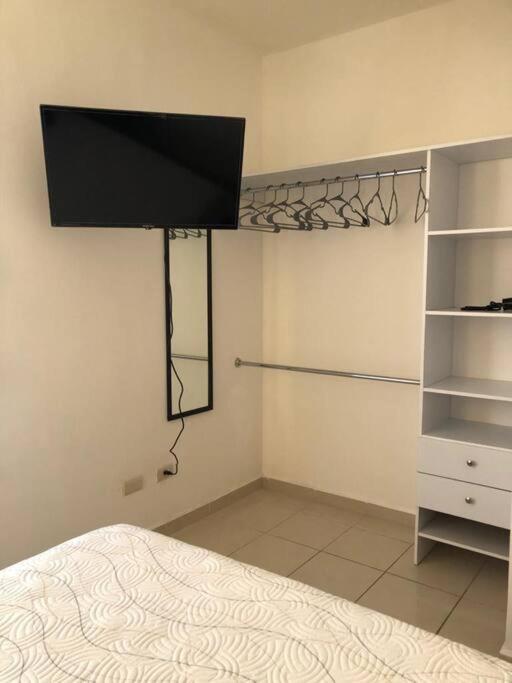 Comfortable And Private House 2 Bedrooms Wifi Parking Free 蒙特雷 外观 照片